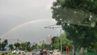 Joi, o zi călduroasă în București