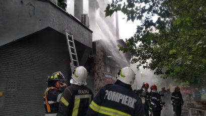 Incendiu la Piața Delfinului