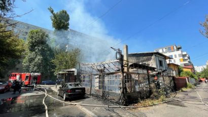 Incendiu la terasa unui restaurant in str Ramnicu Valcea