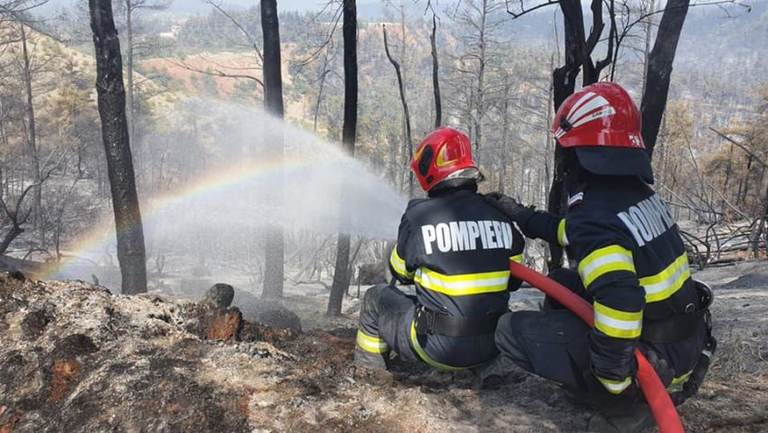 A cincea zi de luptă cu incendiile din insula Evia