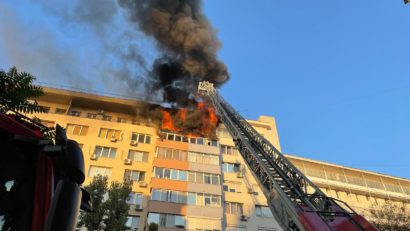 Incendiu in bloc, zona Sala Palatului