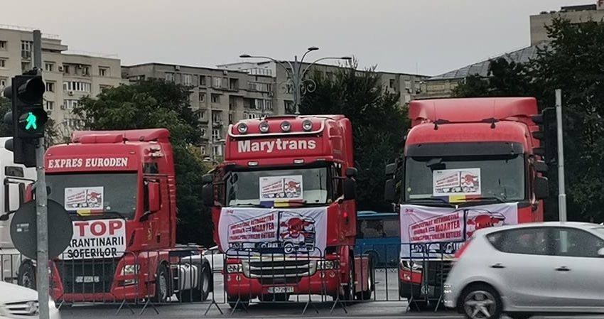 Transportatorii protestează în Piața Victoriei!