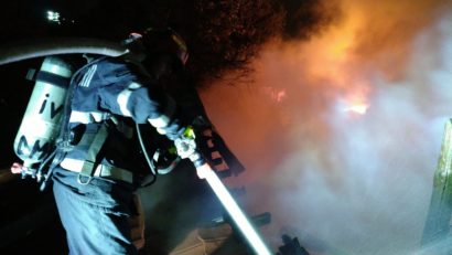 Incendiu la o casa in strada Detasamentului