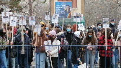 Protest al liceenilor de la „Tonitza”, în fața Primăriei Sectorului 1!