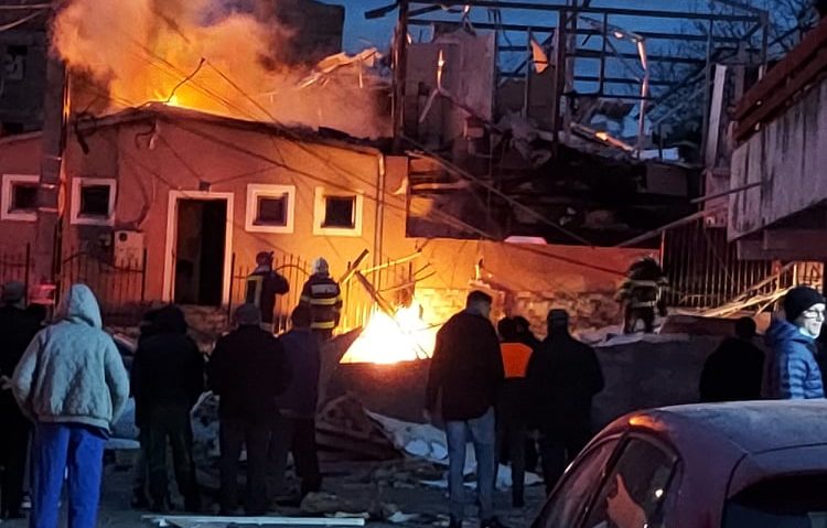 Incendiu la o pensiune din Cluj-Napoca! O femeie a murit şi două persoane sunt rănite