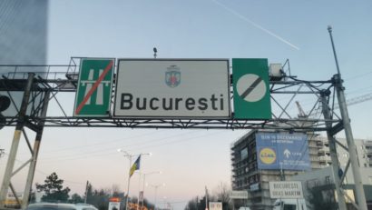 Mașină în flăcări pe A1, trafic restricționat!