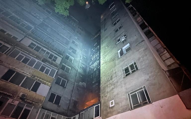 ISUBIF: Incendiu in Ferentari-bloc cu 10 etaje