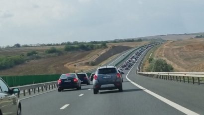 Poliţiştii Brigăzii Autostrăzi au acţionat pentru prevenirea evenimentelor rutiere şi asigurarea fluenţei traficului