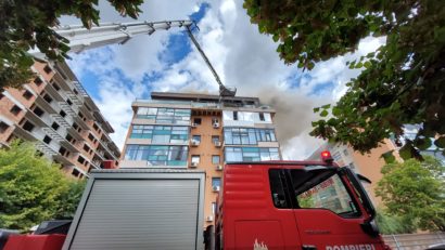 Incendiu la mansarda unui bloc de locuinte in Voluntari