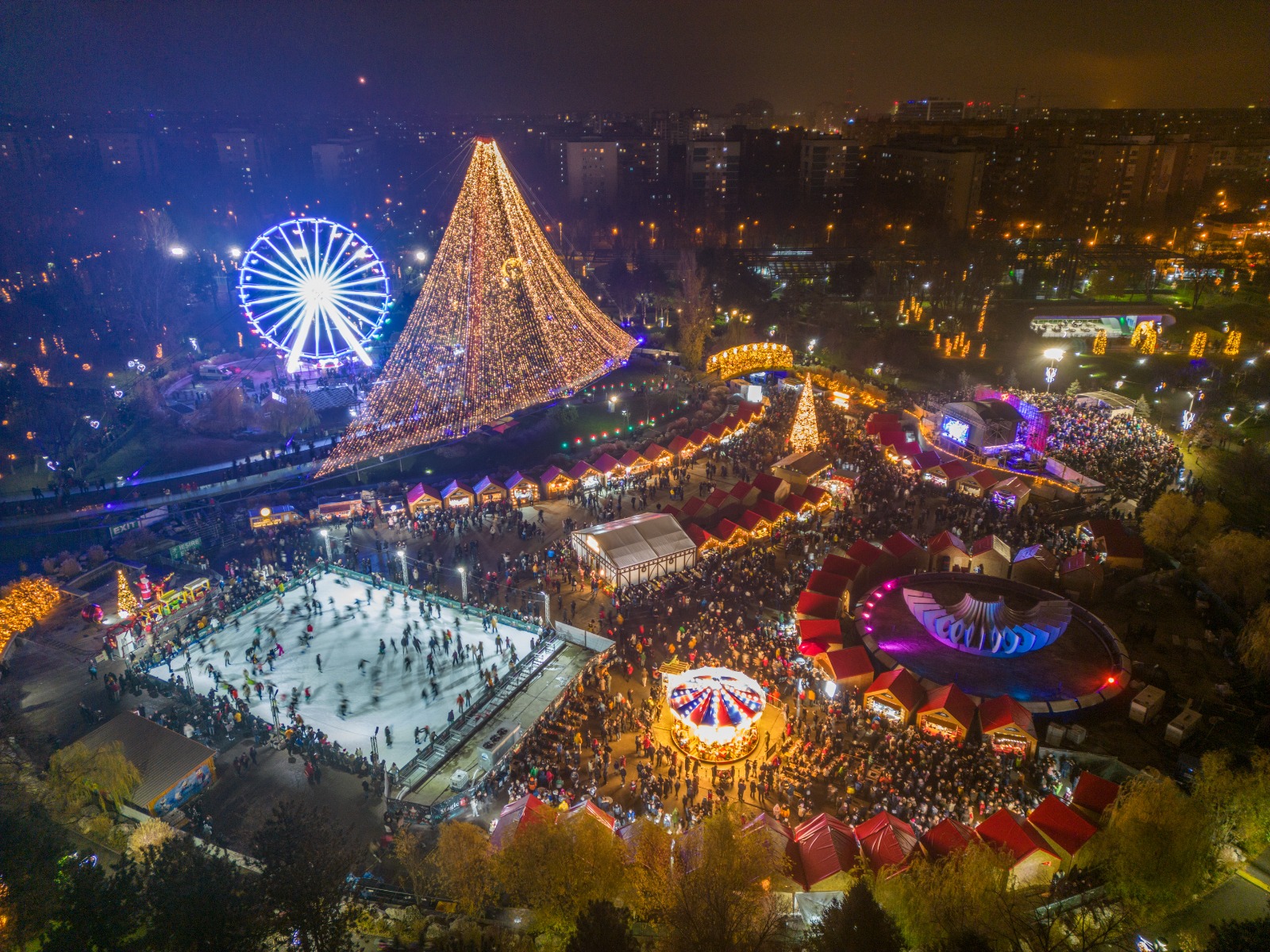 În București a început montarea decorațiunilor pentru iluminatul festiv de Sărbători!