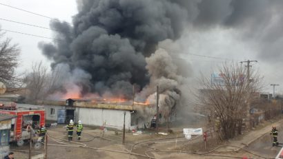 Incendiu la un depozit de pe bulevardul Iuliu Maniu din Capitală