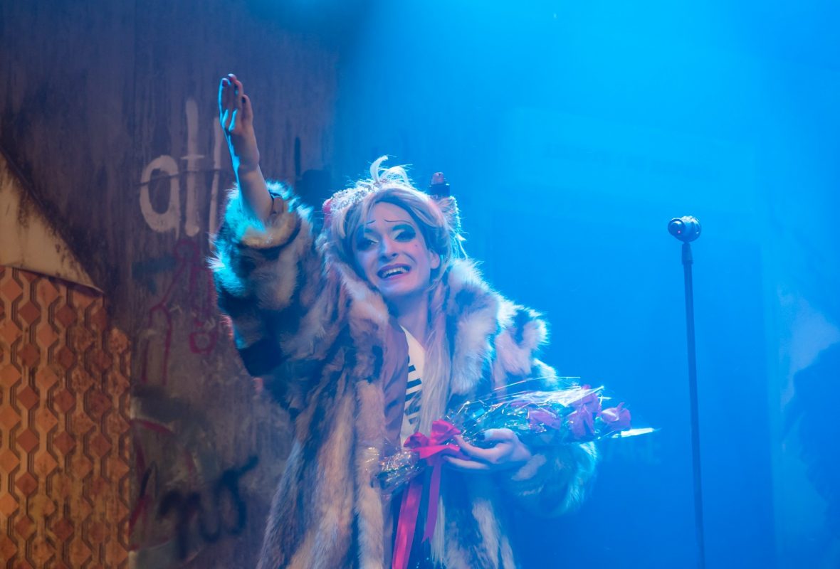 Premiera „Hedwig and the Angry Inch”, în regia lui Răzvan Mazilu, pe 7 şi 8 iunie