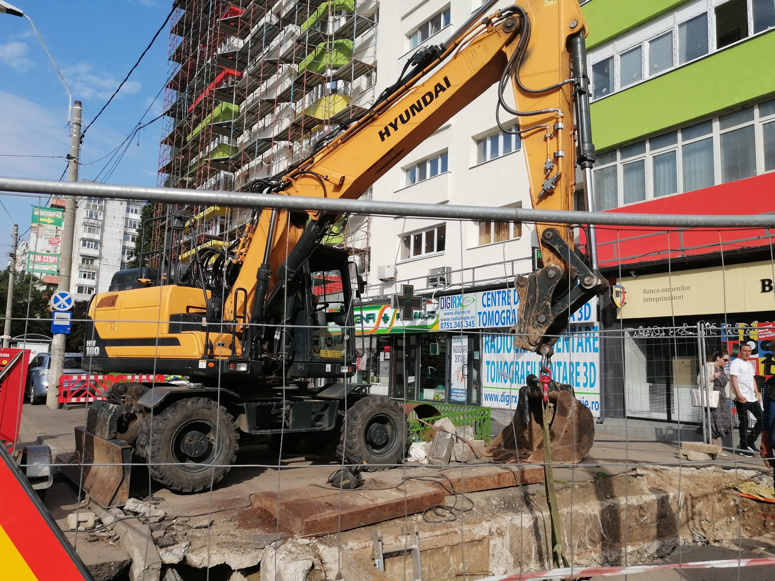 Cât din rețeaua primară de termoficare din București a fost înlocuită?