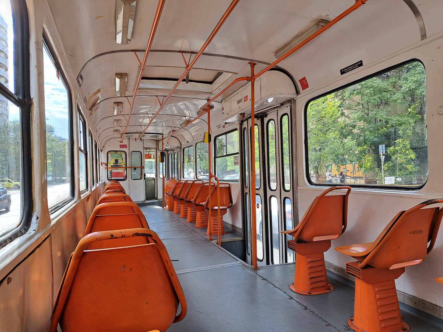 Tramvaiele liniei 42 circulă deviat, de mâine!