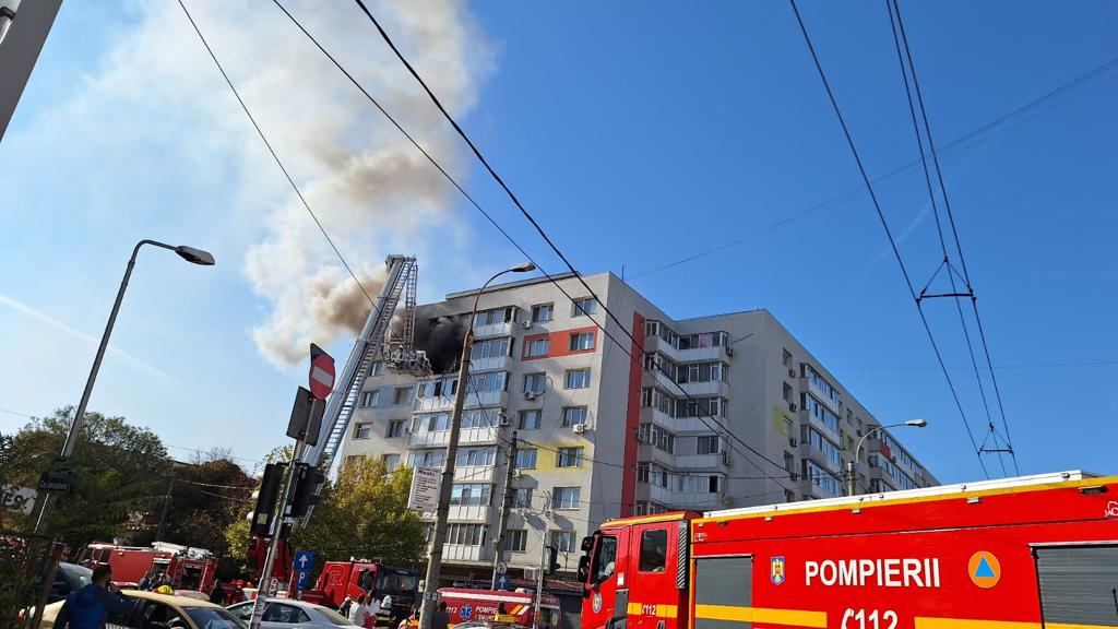 UPDATE: Incendiu pe Calea Griviței