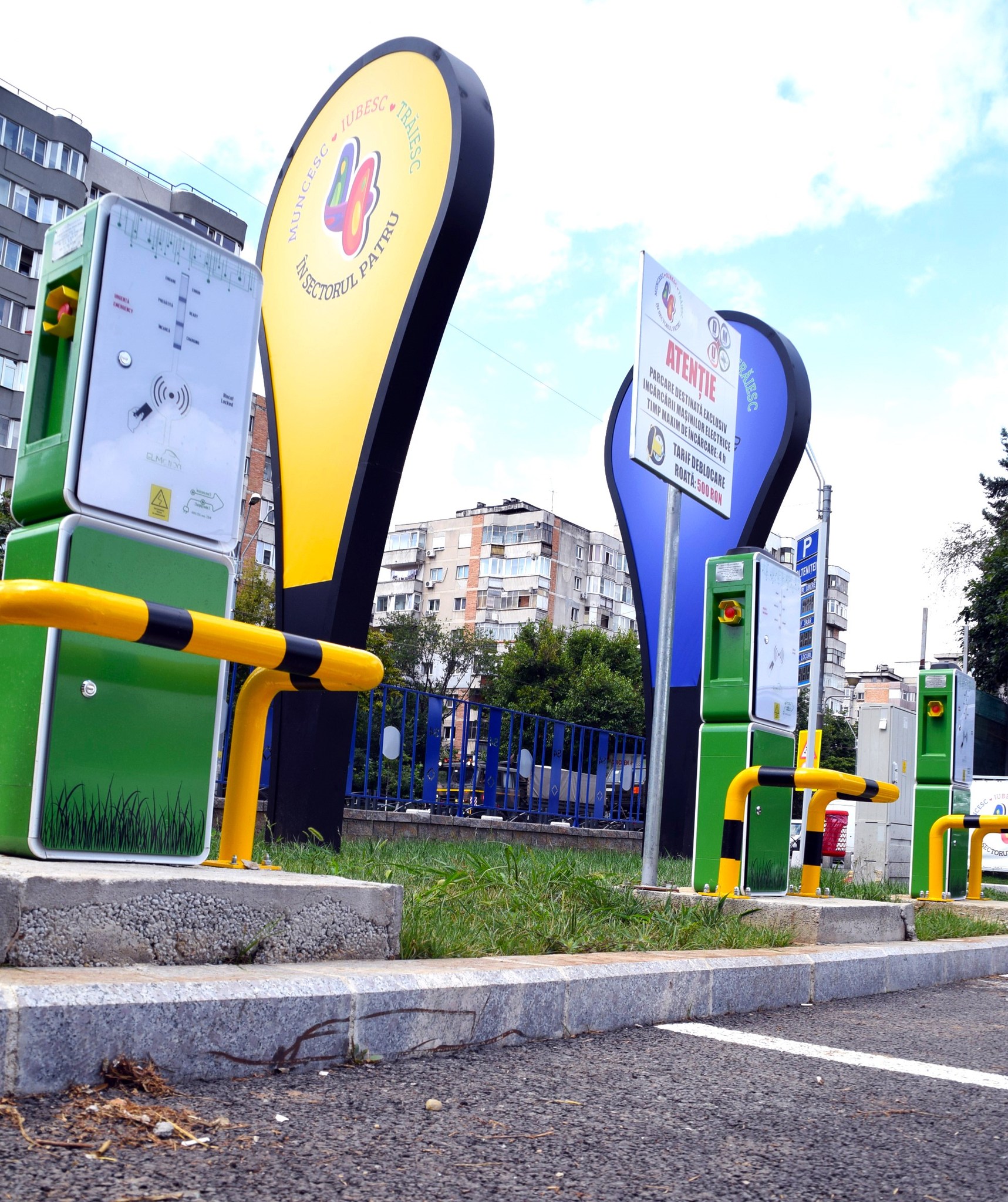 Sector 4: Primăria va monta 50 de staţii de reîncărcare pentru vehicule electrice