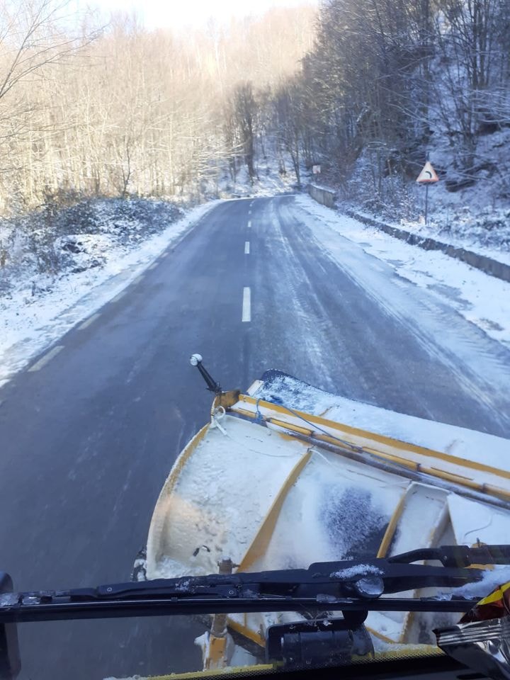 CNAIR: Facem apel la conducătorii auto să evite deplasările în zonele avertizate de meteorologi