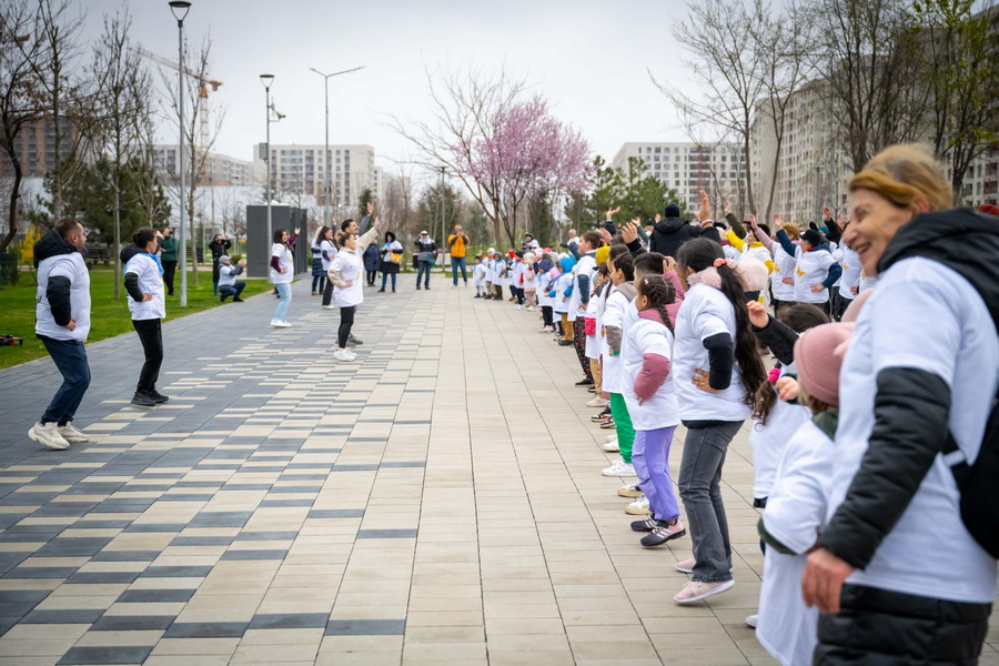 Flashmob în Parcul Liniei de Ziua Mondială a Asistenței Sociale