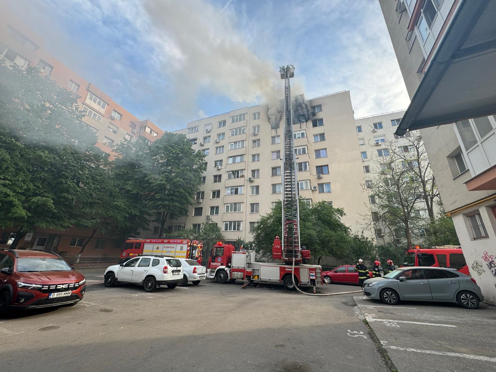 ISU B If: 2 persoane au decedat in apartamentul la care s-a produs incendiul, 5 au fost expuse la fum, fara a necesita transport la spital