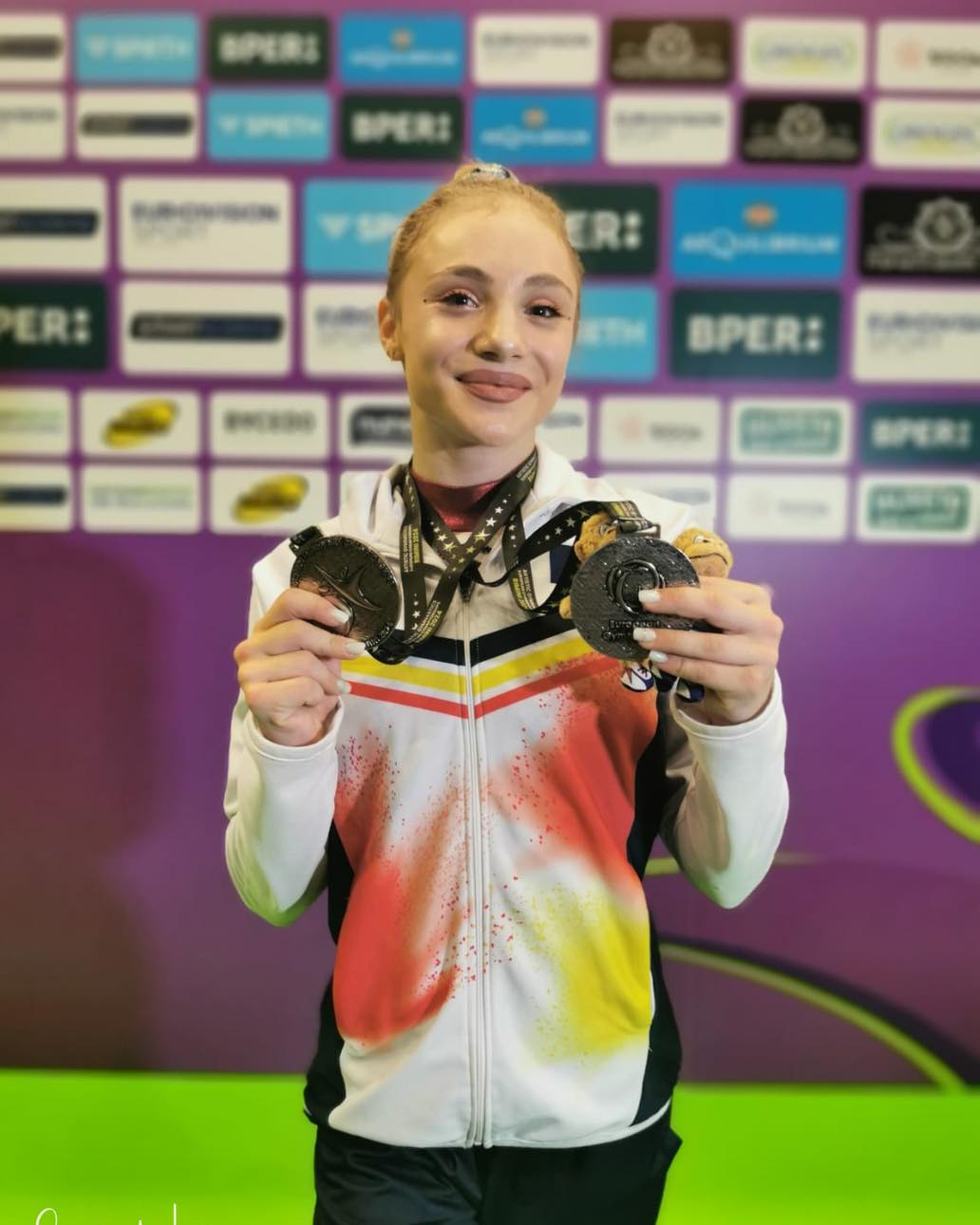 Gimnastică artistică: Sabrina Maneca Voinea a cucerit argintul la sol, la Europenele de la Rimini