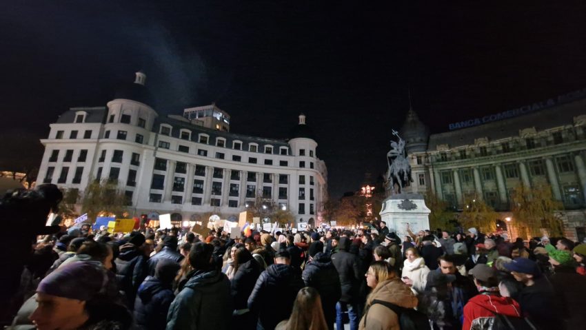 Proteste ale tinerilor în București și în țară: Uniți sub tricolor, nu sub dictator!