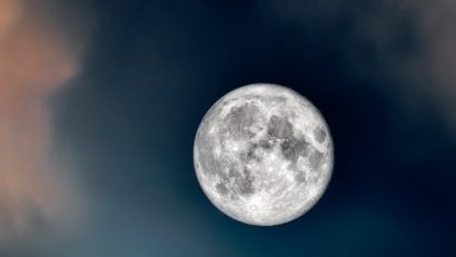 Spectacol astronomic. Leonidele și Super luna pe cerul României