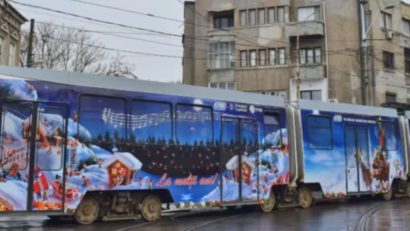 Tramvaie, autobuze și stații STB decorate de Crăciun | FOTO